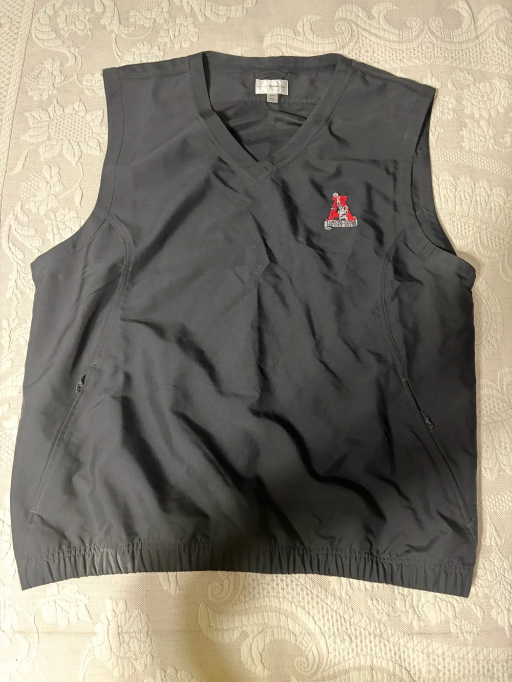 Cutter & Buck Black vest w/ pockets w/ embroidered logo Roll Tide U of Alabama